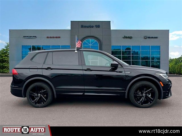 2023 Volkswagen Tiguan SE R-Line Black
