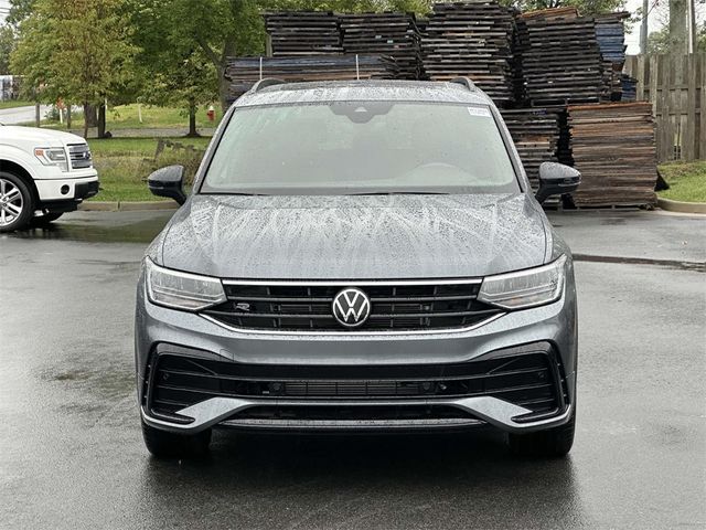 2023 Volkswagen Tiguan SE R-Line Black