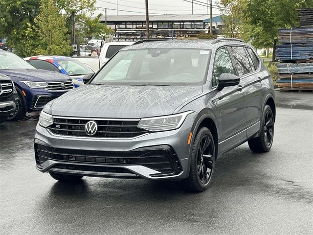 2023 Volkswagen Tiguan SE R-Line Black