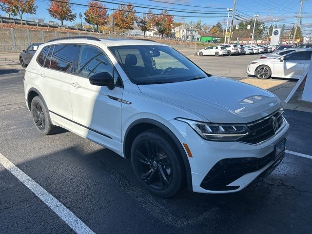 2023 Volkswagen Tiguan SE R-Line Black