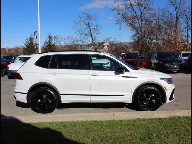 2023 Volkswagen Tiguan SE R-Line Black