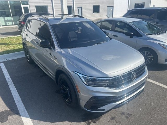 2023 Volkswagen Tiguan SE R-Line Black