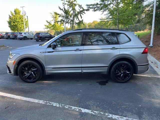 2023 Volkswagen Tiguan SE R-Line Black