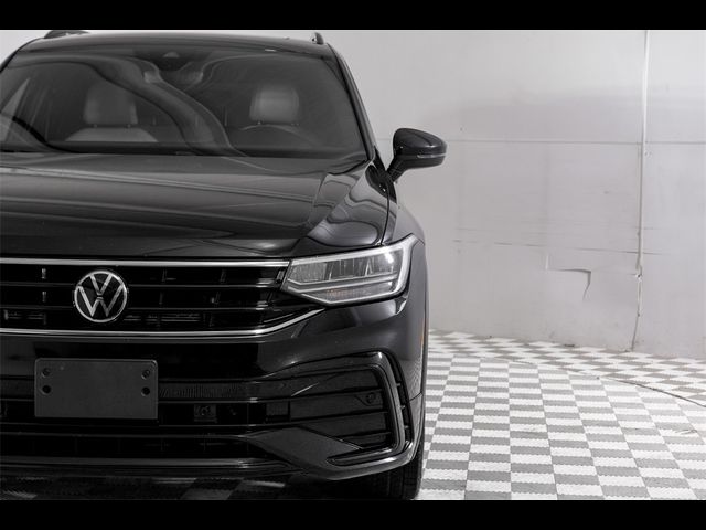 2023 Volkswagen Tiguan SE R-Line Black