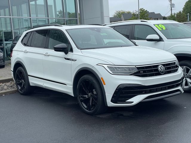 2023 Volkswagen Tiguan SE R-Line Black