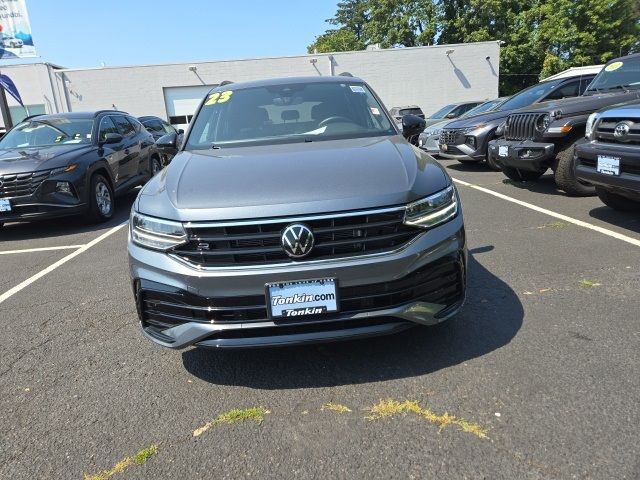 2023 Volkswagen Tiguan SE R-Line Black