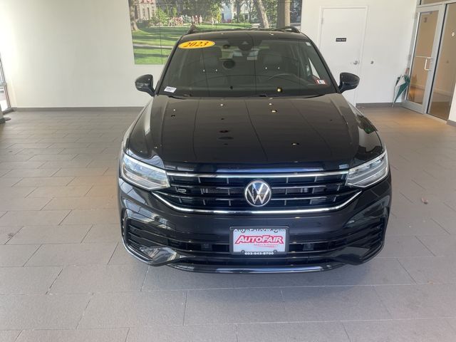 2023 Volkswagen Tiguan SE R-Line Black