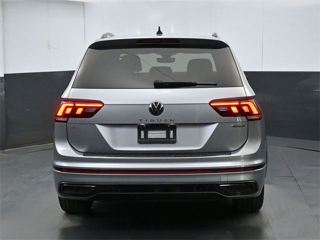 2023 Volkswagen Tiguan SE R-Line Black