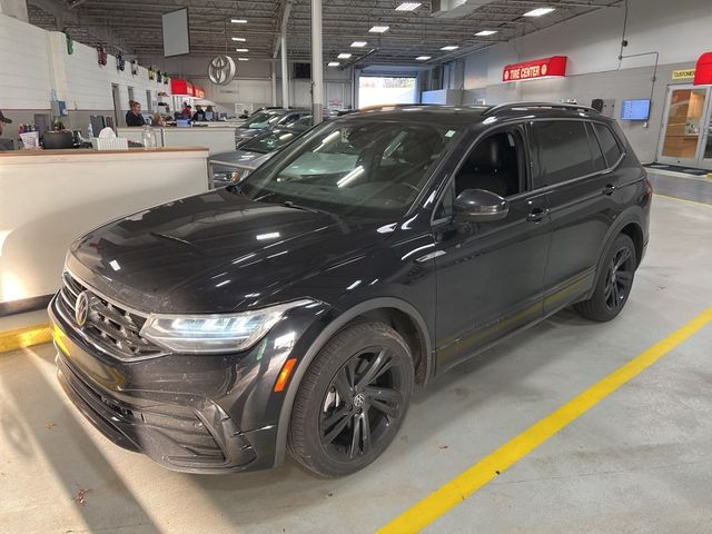 2023 Volkswagen Tiguan SE R-Line Black