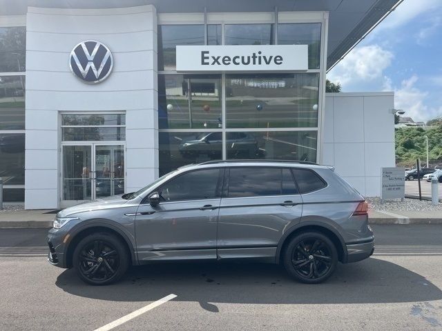 2023 Volkswagen Tiguan SE R-Line Black