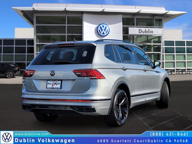 2023 Volkswagen Tiguan SE R-Line Black