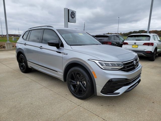 2023 Volkswagen Tiguan SE R-Line Black