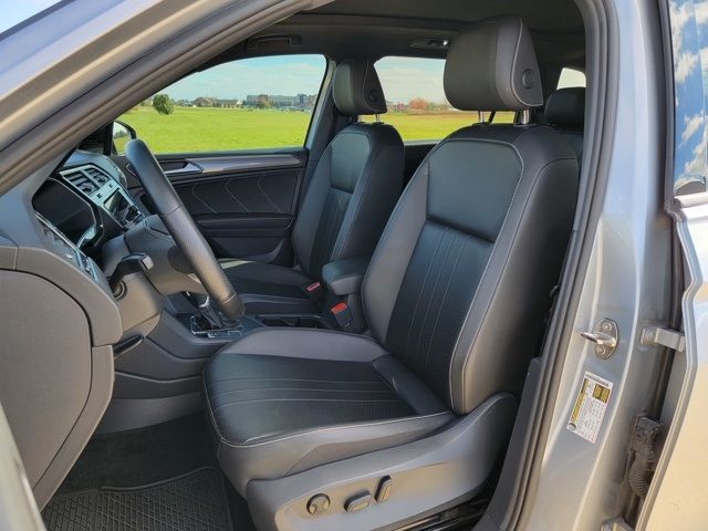 2023 Volkswagen Tiguan SE R-Line Black