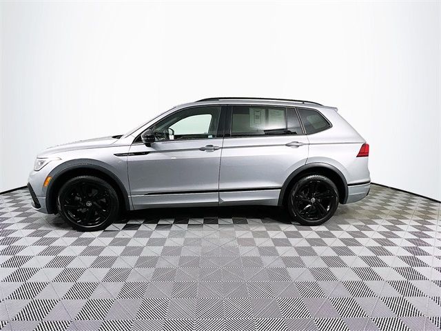 2023 Volkswagen Tiguan SE R-Line Black