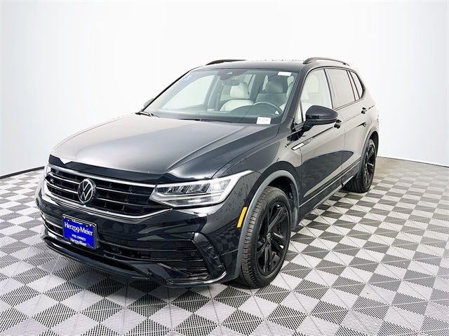 2023 Volkswagen Tiguan SE R-Line Black