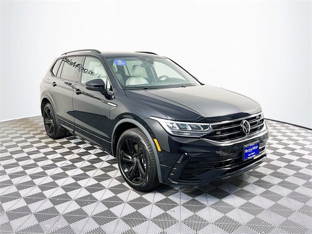 2023 Volkswagen Tiguan SE R-Line Black