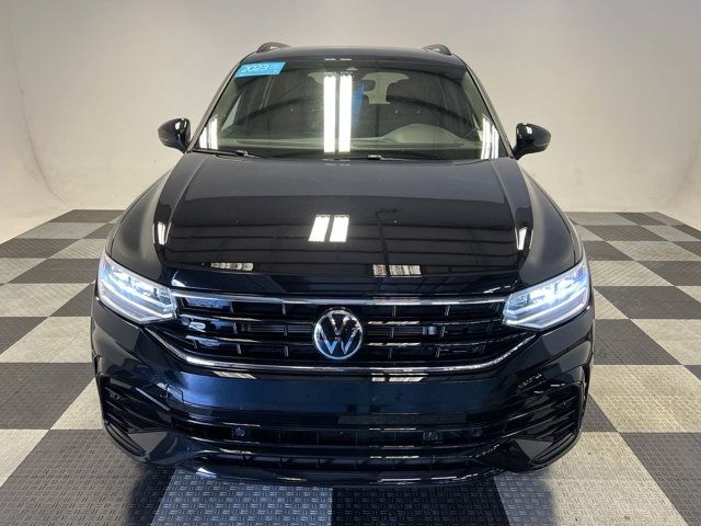 2023 Volkswagen Tiguan SE R-Line Black