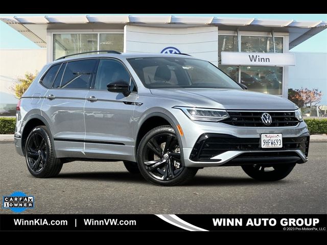 2023 Volkswagen Tiguan SE R-Line Black