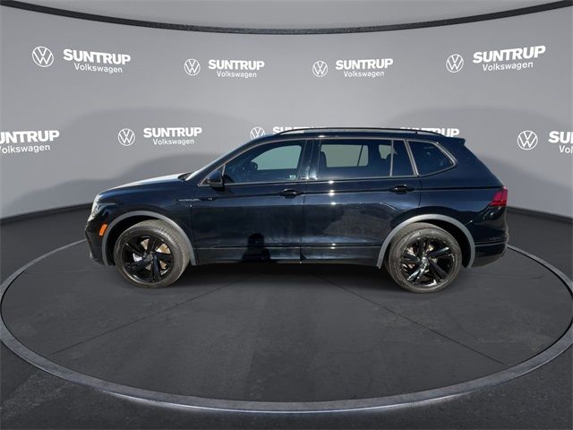 2023 Volkswagen Tiguan SE R-Line Black