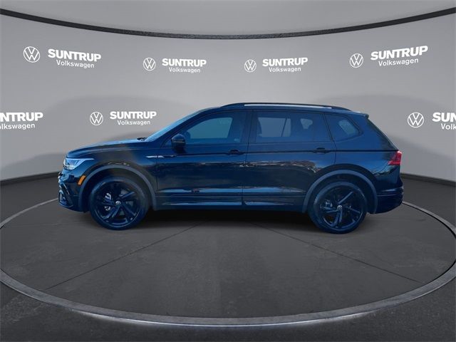 2023 Volkswagen Tiguan SE R-Line Black