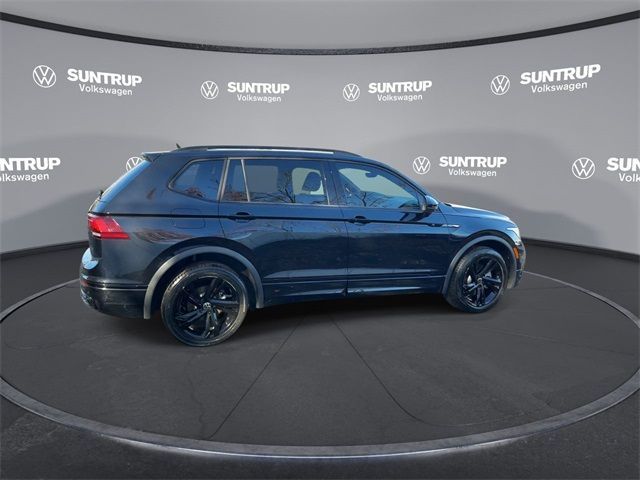 2023 Volkswagen Tiguan SE R-Line Black