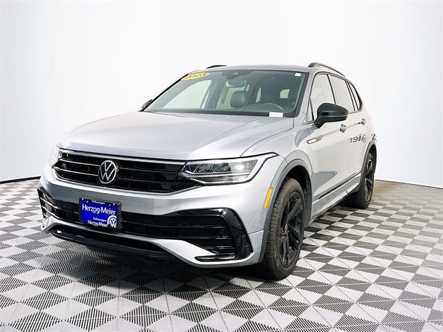 2023 Volkswagen Tiguan SE R-Line Black