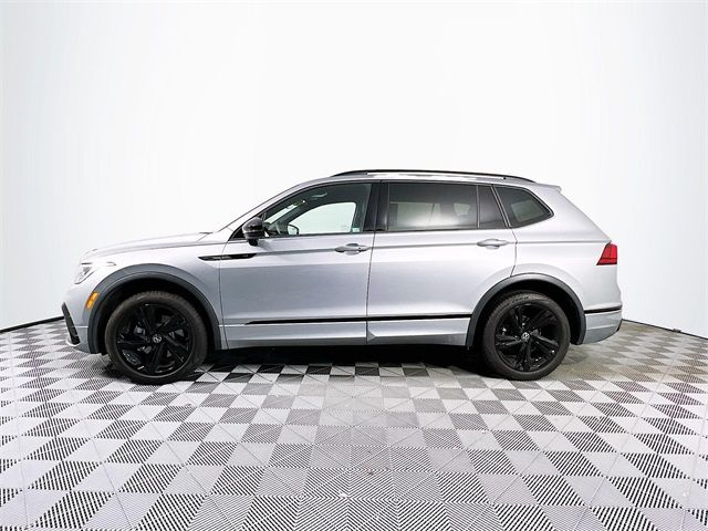 2023 Volkswagen Tiguan SE R-Line Black