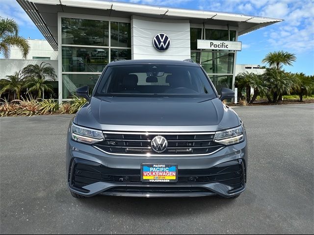 2023 Volkswagen Tiguan SE R-Line Black