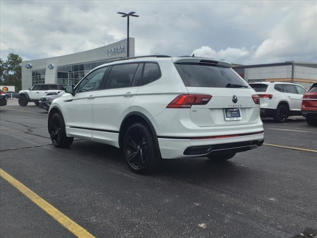 2023 Volkswagen Tiguan SE R-Line Black