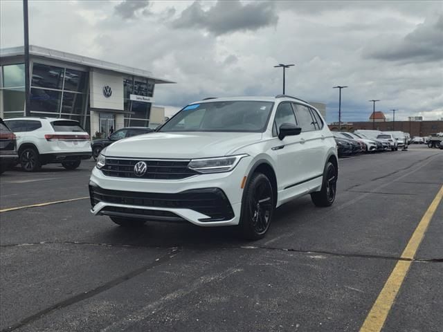 2023 Volkswagen Tiguan SE R-Line Black