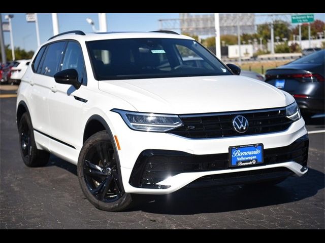 2023 Volkswagen Tiguan SE R-Line Black