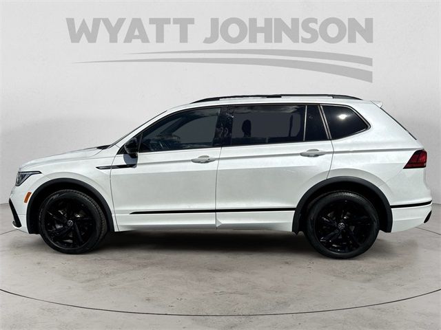 2023 Volkswagen Tiguan SE R-Line Black