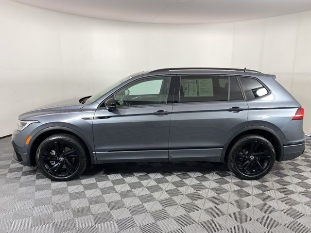 2023 Volkswagen Tiguan SE R-Line Black