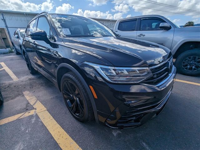 2023 Volkswagen Tiguan SE R-Line Black