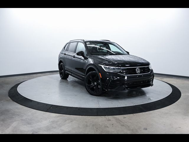 2023 Volkswagen Tiguan SE R-Line Black