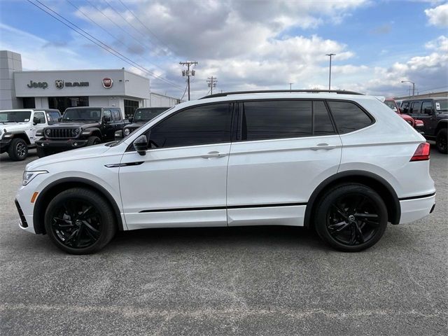 2023 Volkswagen Tiguan SE R-Line Black