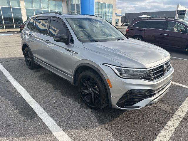 2023 Volkswagen Tiguan SE R-Line Black