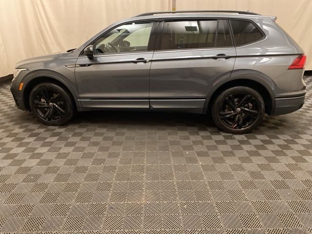 2023 Volkswagen Tiguan SE R-Line Black