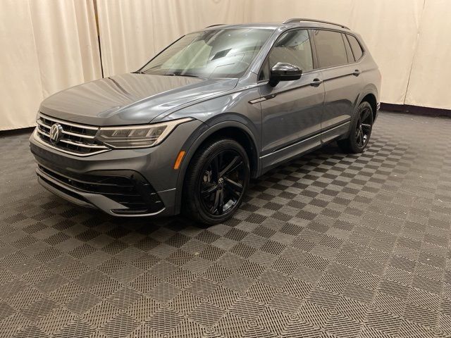 2023 Volkswagen Tiguan SE R-Line Black