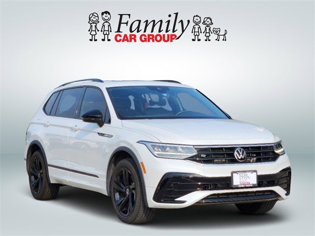 2023 Volkswagen Tiguan SE R-Line Black