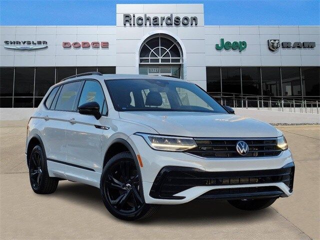 2023 Volkswagen Tiguan SE R-Line Black