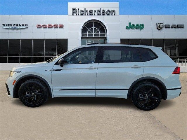 2023 Volkswagen Tiguan SE R-Line Black