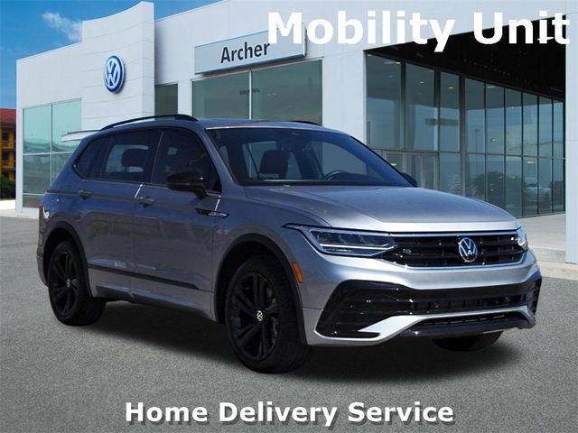 2023 Volkswagen Tiguan SE R-Line Black