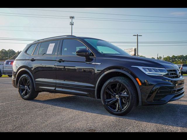 2023 Volkswagen Tiguan SE R-Line Black