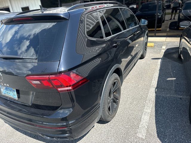 2023 Volkswagen Tiguan SE R-Line Black