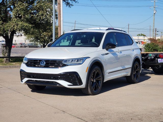 2023 Volkswagen Tiguan SE R-Line Black