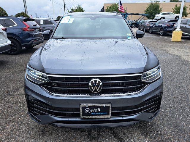 2023 Volkswagen Tiguan SE R-Line Black