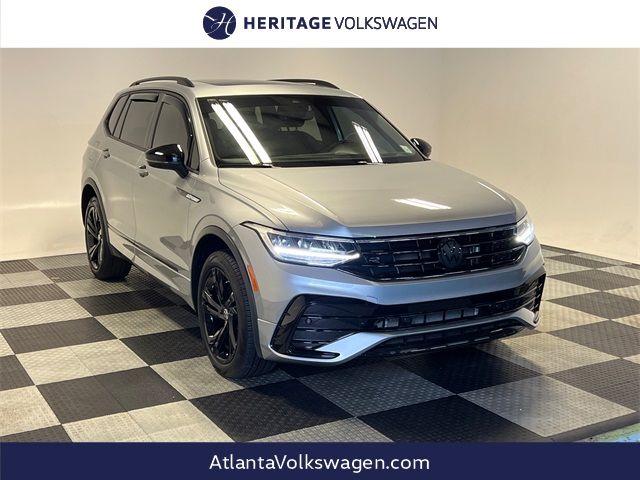 2023 Volkswagen Tiguan SE R-Line Black