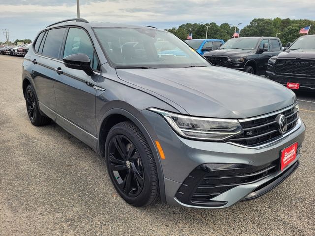 2023 Volkswagen Tiguan SE R-Line Black