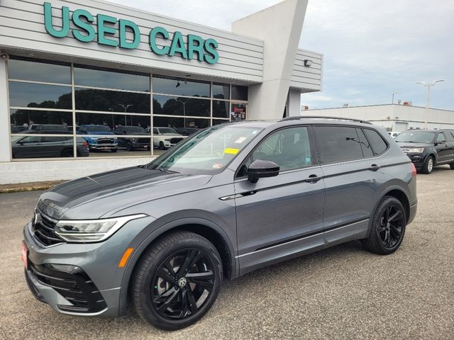 2023 Volkswagen Tiguan SE R-Line Black